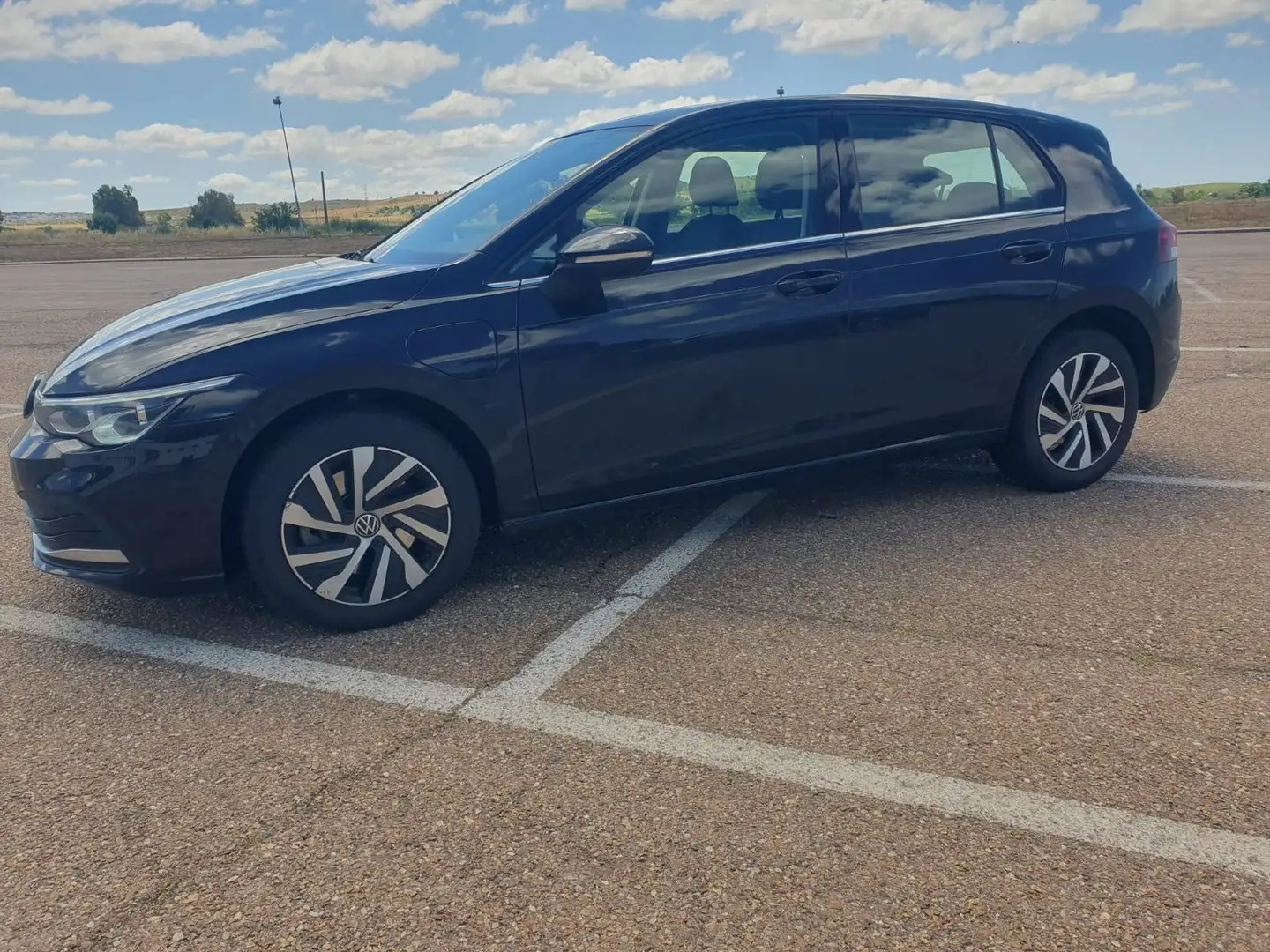 Volkswagen Golf eHybrid negro, vista exterior